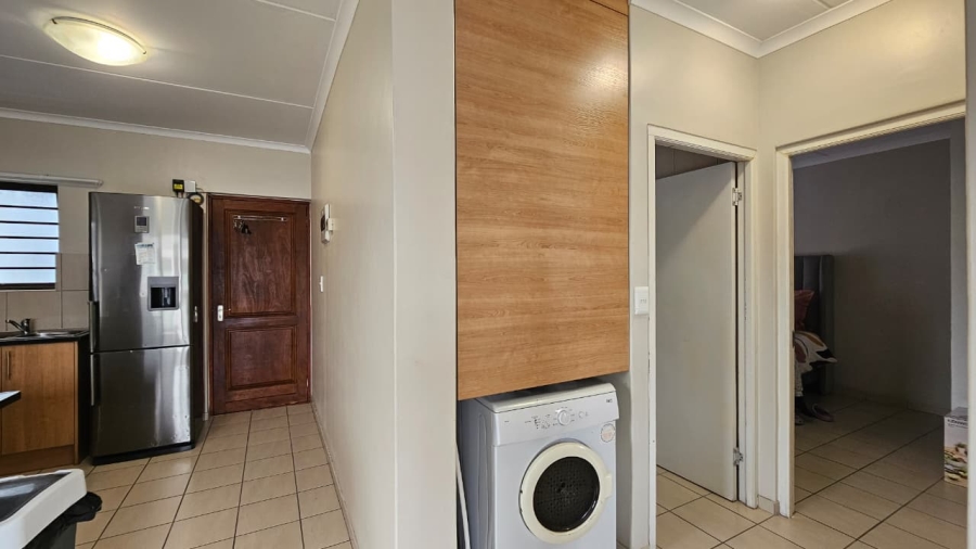 To Let 2 Bedroom Property for Rent in Burgundy Estate Western Cape